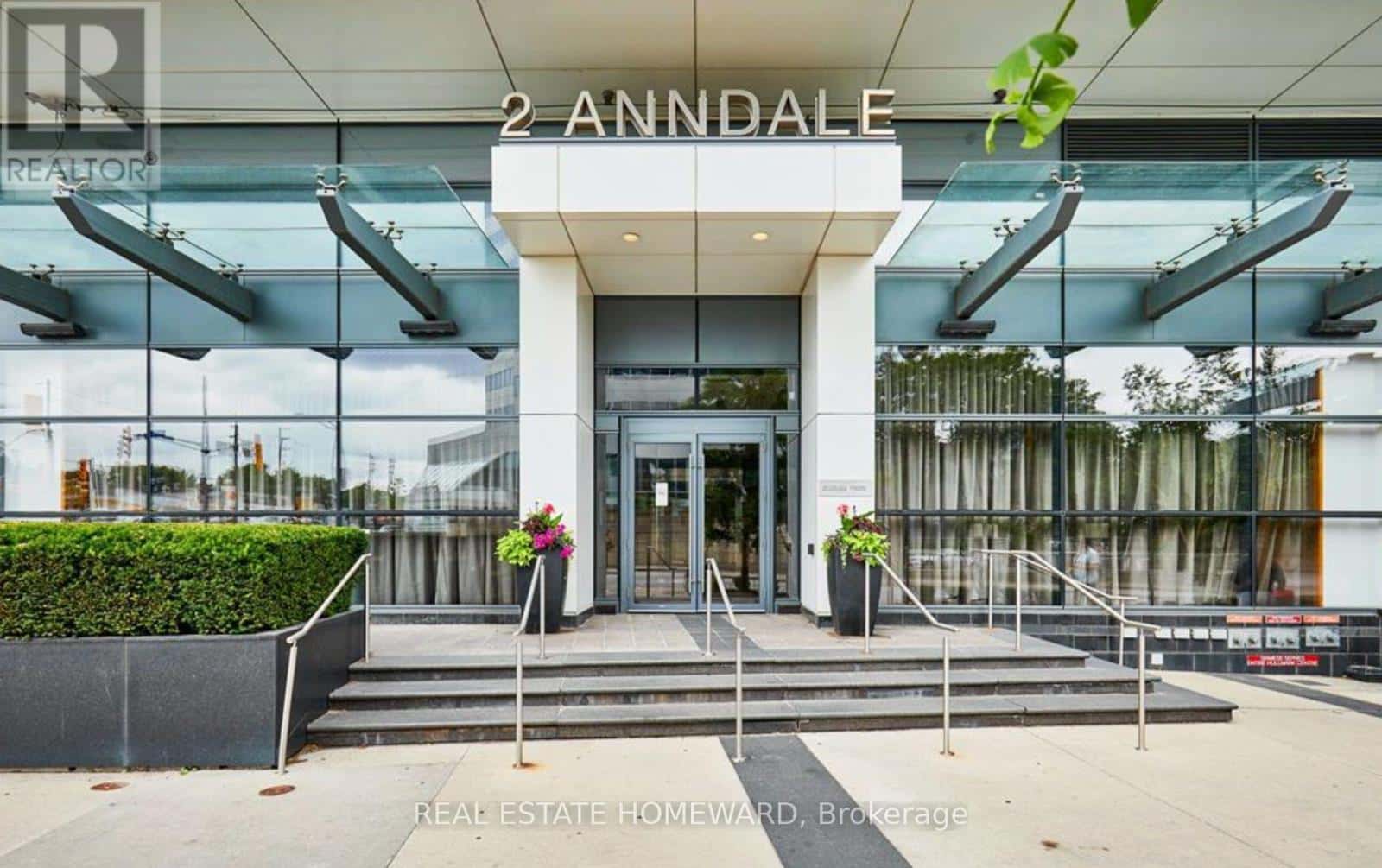 2509 - 2 ANNDALE DRIVE — Toronto (Willowdale East), Ontario - Photo 3 of 33