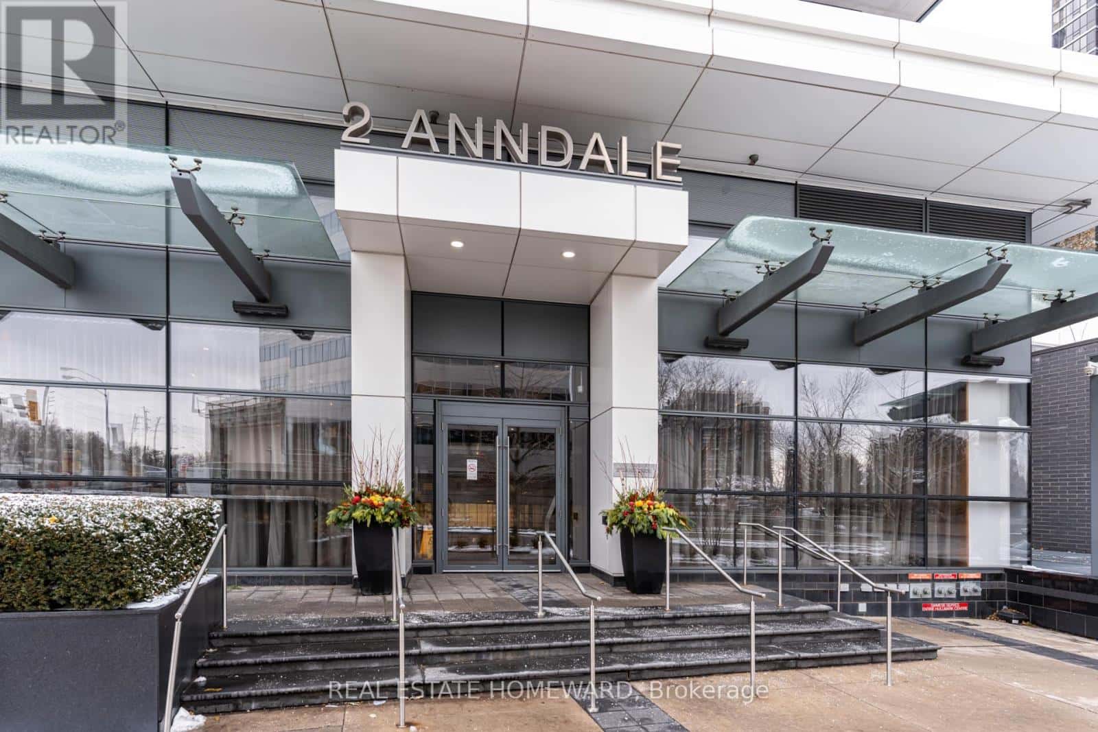 2509 - 2 ANNDALE DRIVE — Toronto (Willowdale East), Ontario - Photo 5 of 33