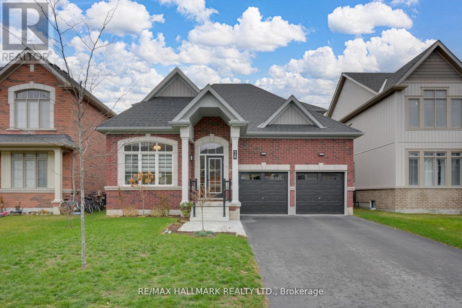 18 MCLEAN AVENUE — Collingwood, Ontario - Main photo