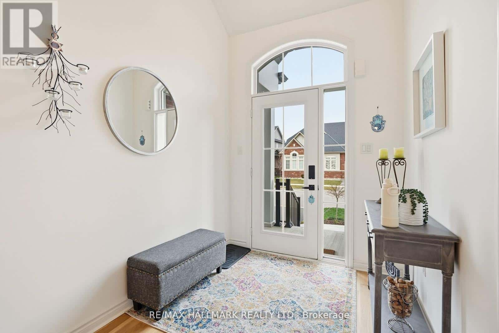 18 MCLEAN AVENUE — Collingwood, Ontario - Photo 5 of 40