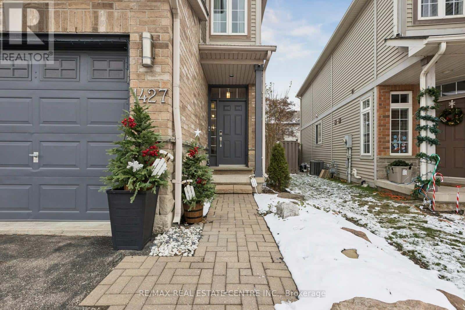 1427 TREELAND STREET — Burlington (Freeman), Ontario - Photo 2 of 46