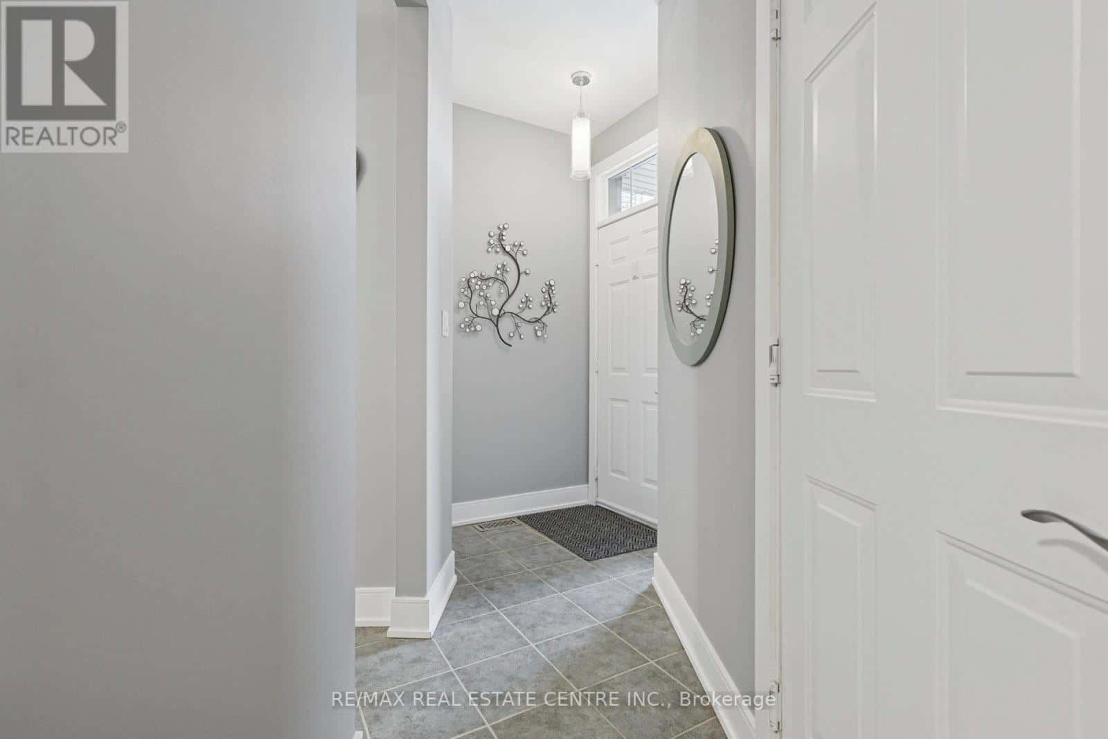 1427 TREELAND STREET — Burlington (Freeman), Ontario - Photo 5 of 46