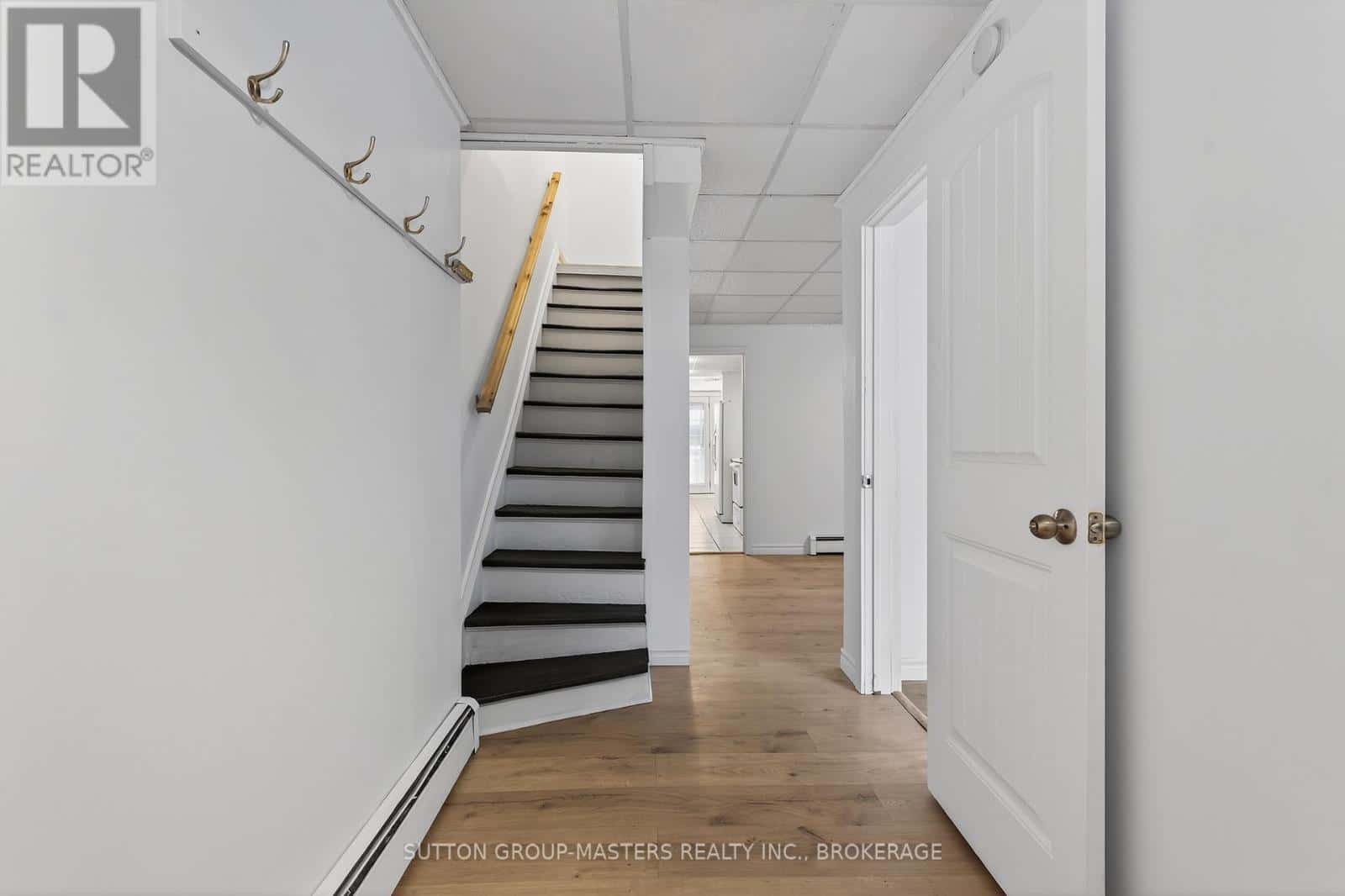 16 CORRIGAN STREET — Kingston (East of Sir John A. Blvd), Ontario - Photo 5 of 32