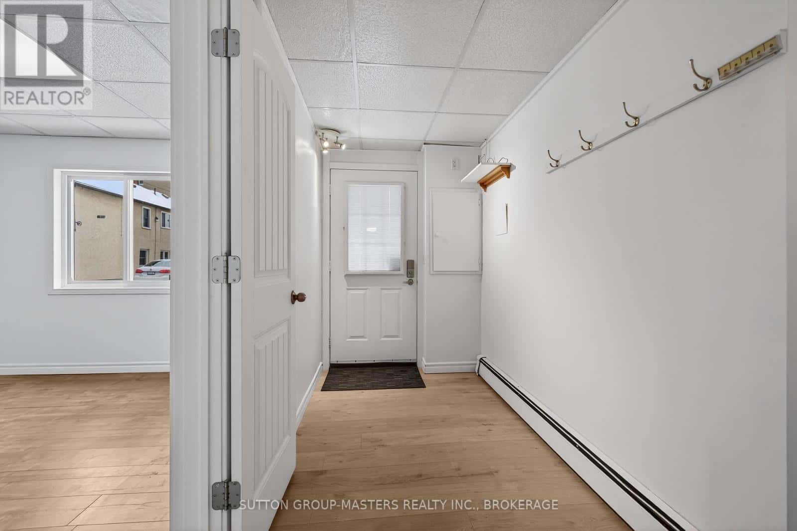 16 CORRIGAN STREET — Kingston (East of Sir John A. Blvd), Ontario - Photo 4 of 32