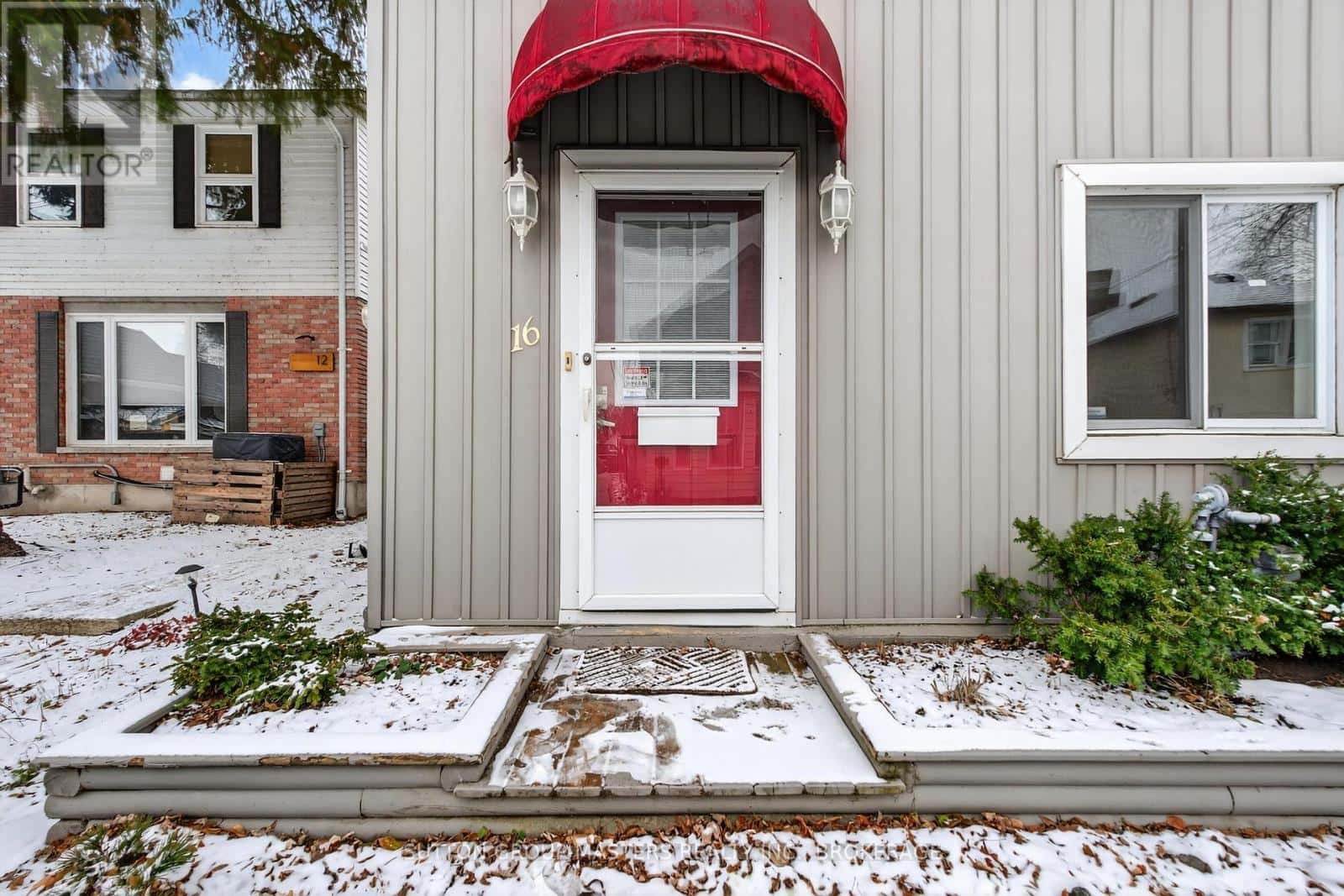 16 CORRIGAN STREET — Kingston (East of Sir John A. Blvd), Ontario - Photo 3 of 32