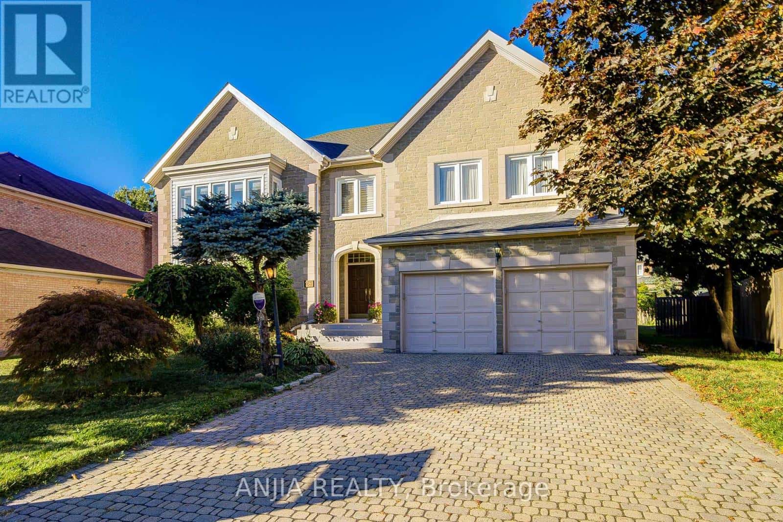 28 EDMUND CRESCENT — Richmond Hill (Bayview Hill), Ontario - Photo 2 of 50