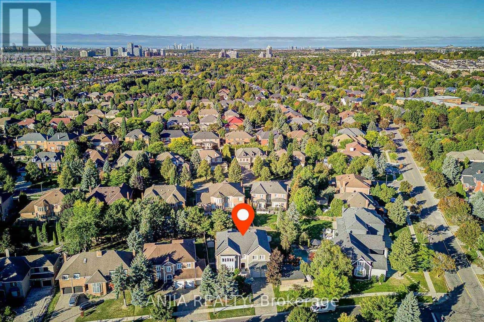 28 EDMUND CRESCENT — Richmond Hill (Bayview Hill), Ontario - Photo 4 of 50