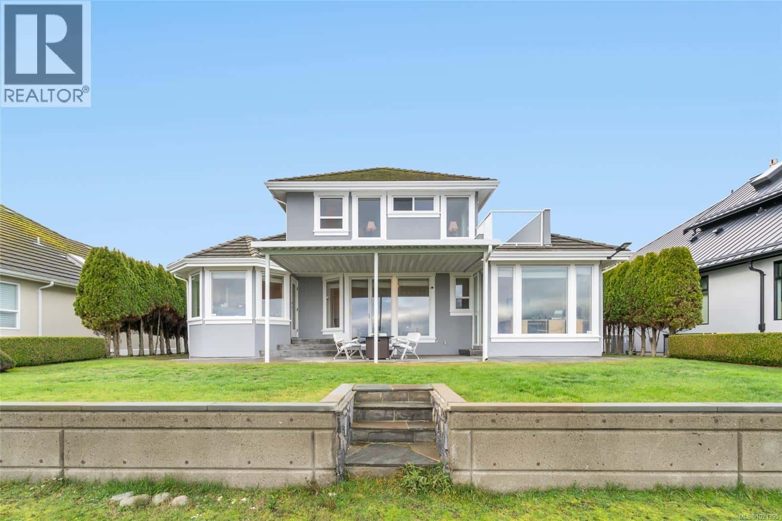 1765 Admiral Tryon Blvd — French Creek, British Columbia - Photo 3 of 85