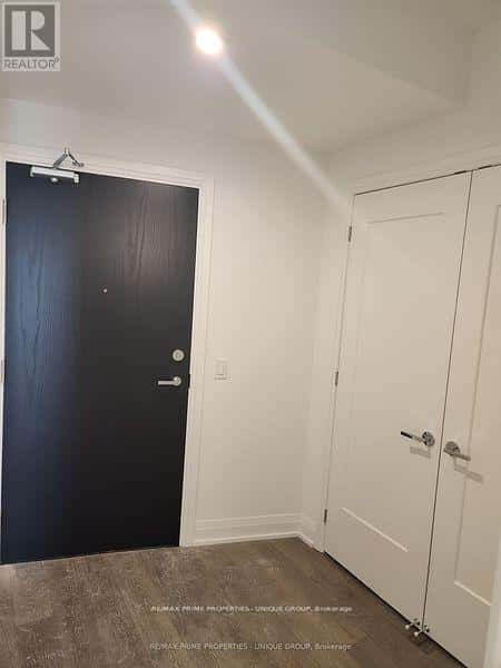 808 - 293 THE KINGSWAY — Toronto (Edenbridge-Humber Valley), Ontario - Photo 3 of 32