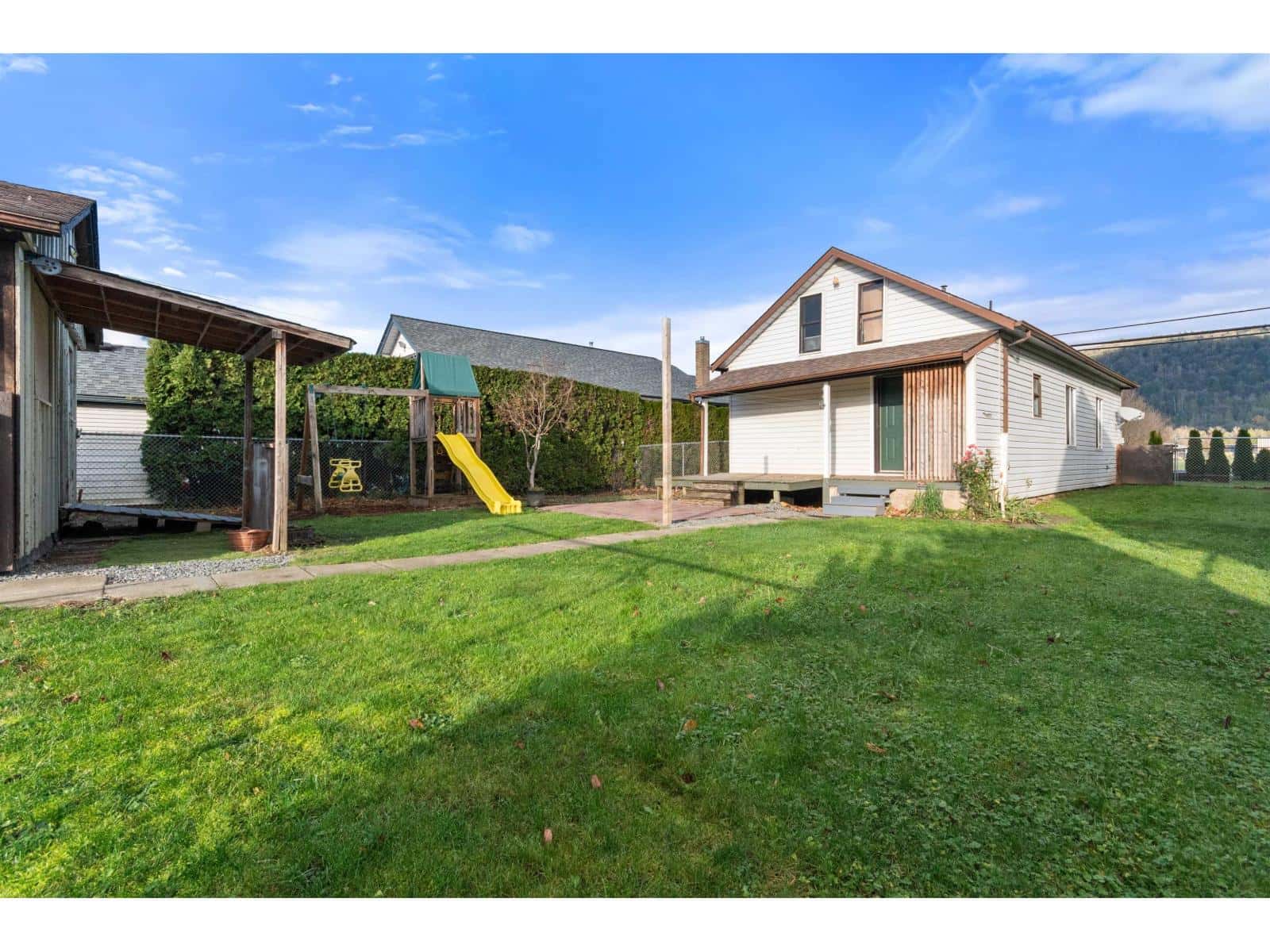 6882 LOUGHEED HIGHWAY, Agassiz — Agassiz, British Columbia - Photo 2 of 29