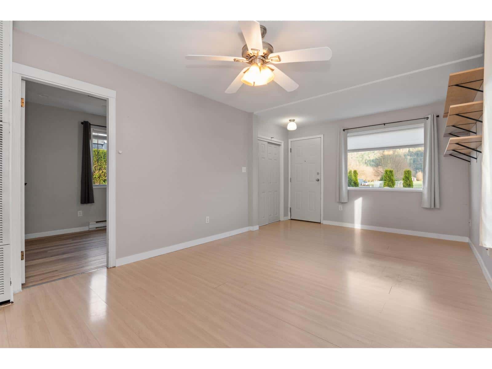 6882 LOUGHEED HIGHWAY, Agassiz — Agassiz, British Columbia - Photo 4 of 29