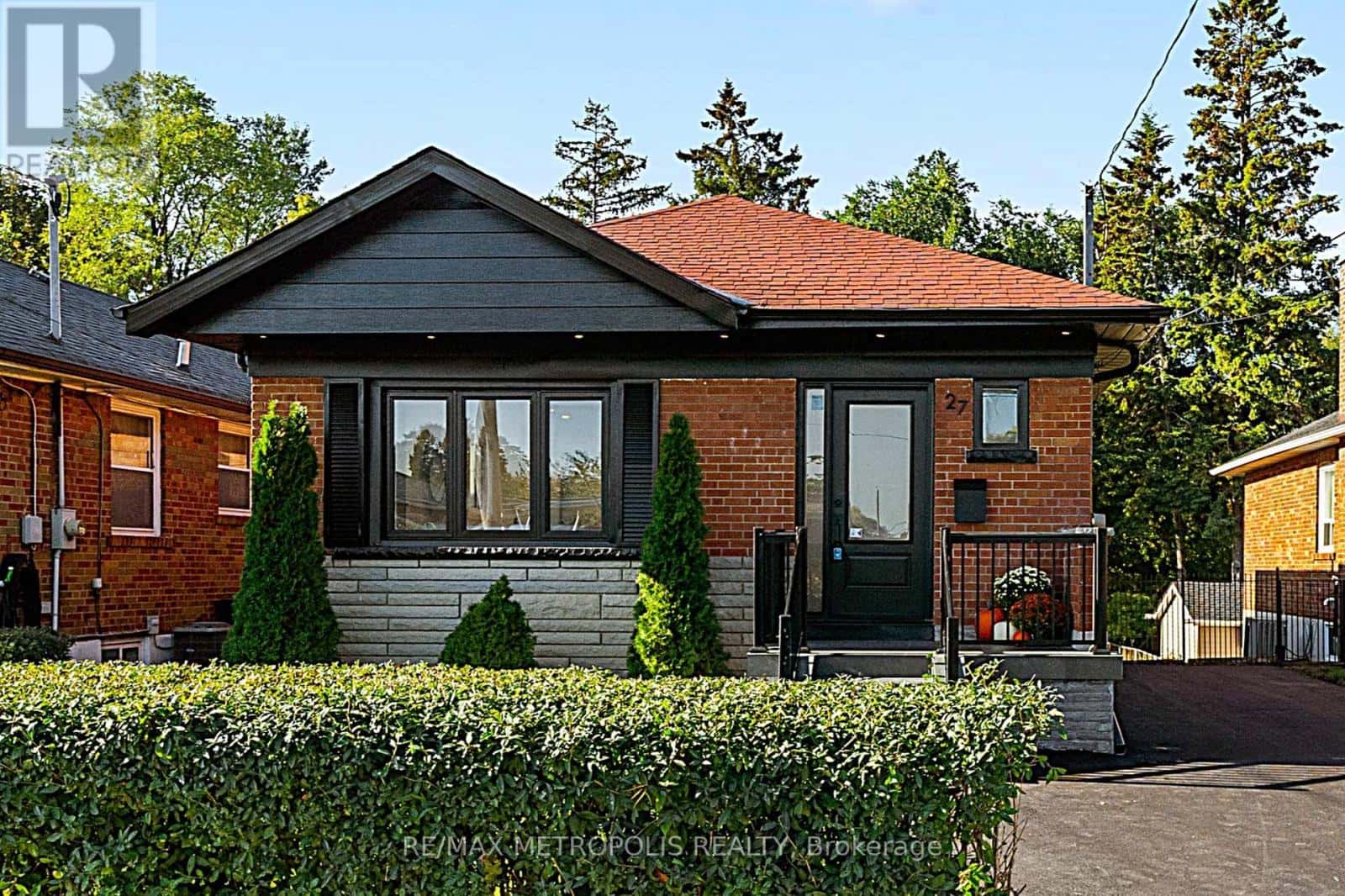 27 GULLY DRIVE — Toronto (Bendale), Ontario - Photo 2 of 28