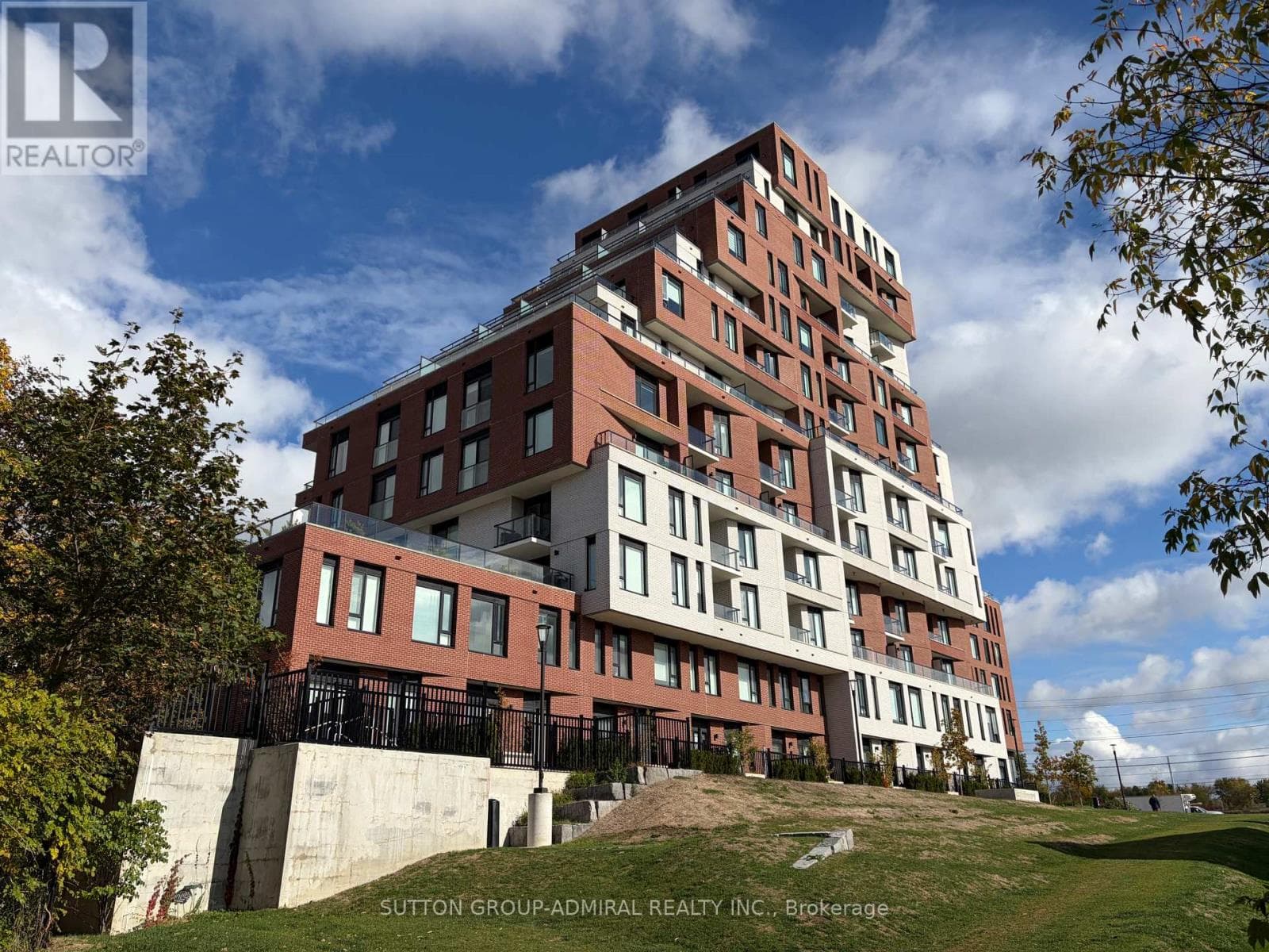 610 - 3100 KEELE STREET — Toronto (Downsview-Roding-CFB), Ontario - Main photo