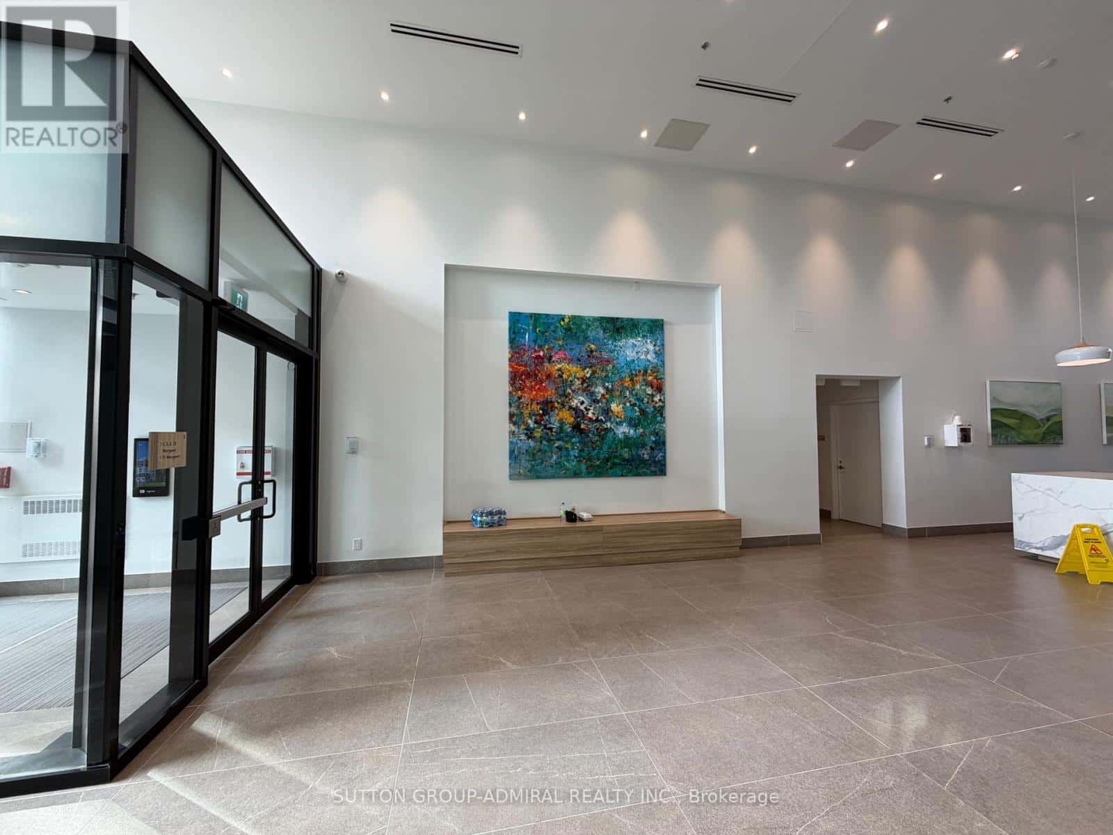 610 - 3100 KEELE STREET — Toronto (Downsview-Roding-CFB), Ontario - Photo 4 of 23