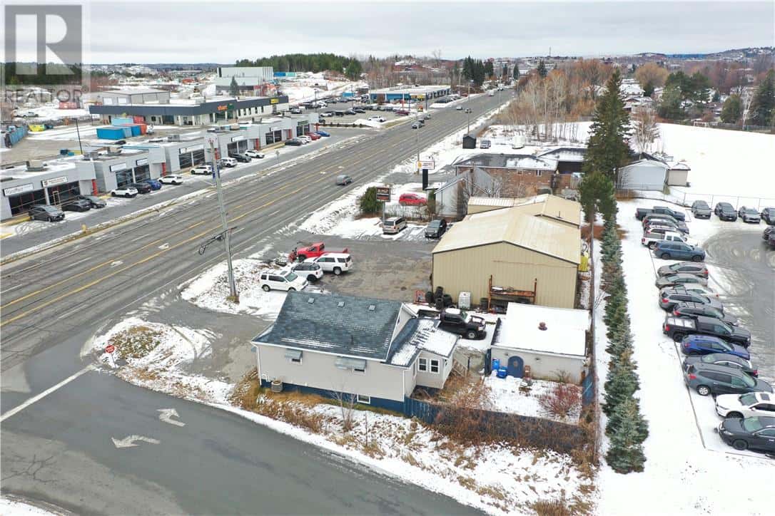 775 FALCONBRIDGE RD — Greater Sudbury, Ontario - Photo 3 of 21