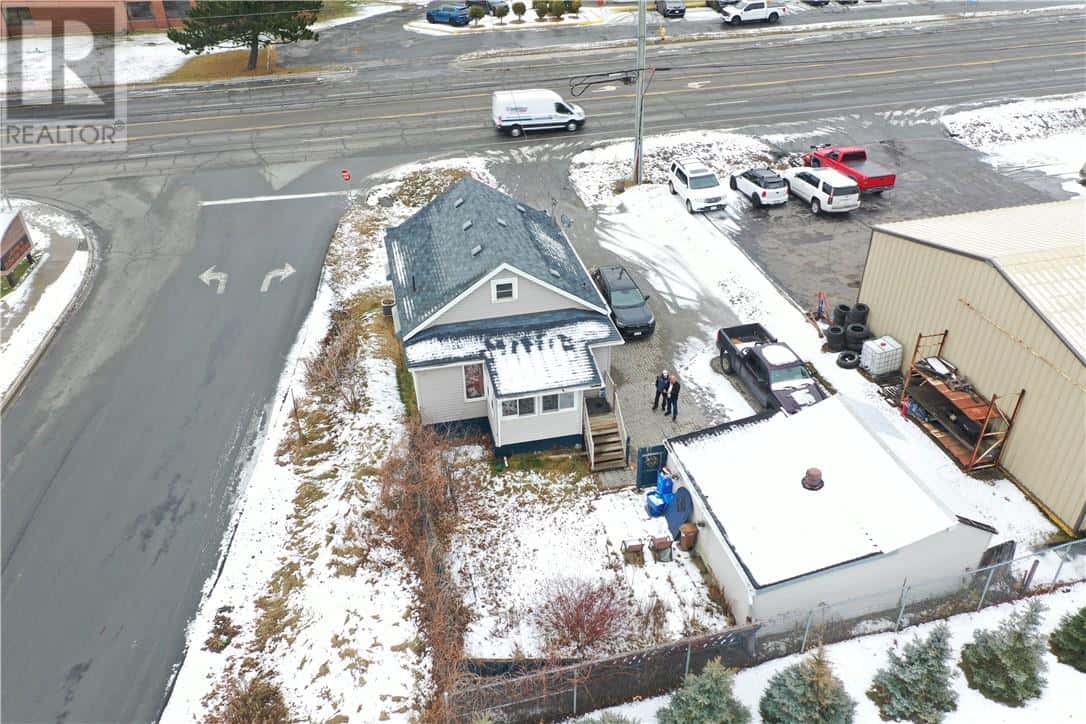 775 FALCONBRIDGE RD — Greater Sudbury, Ontario - Photo 4 of 21