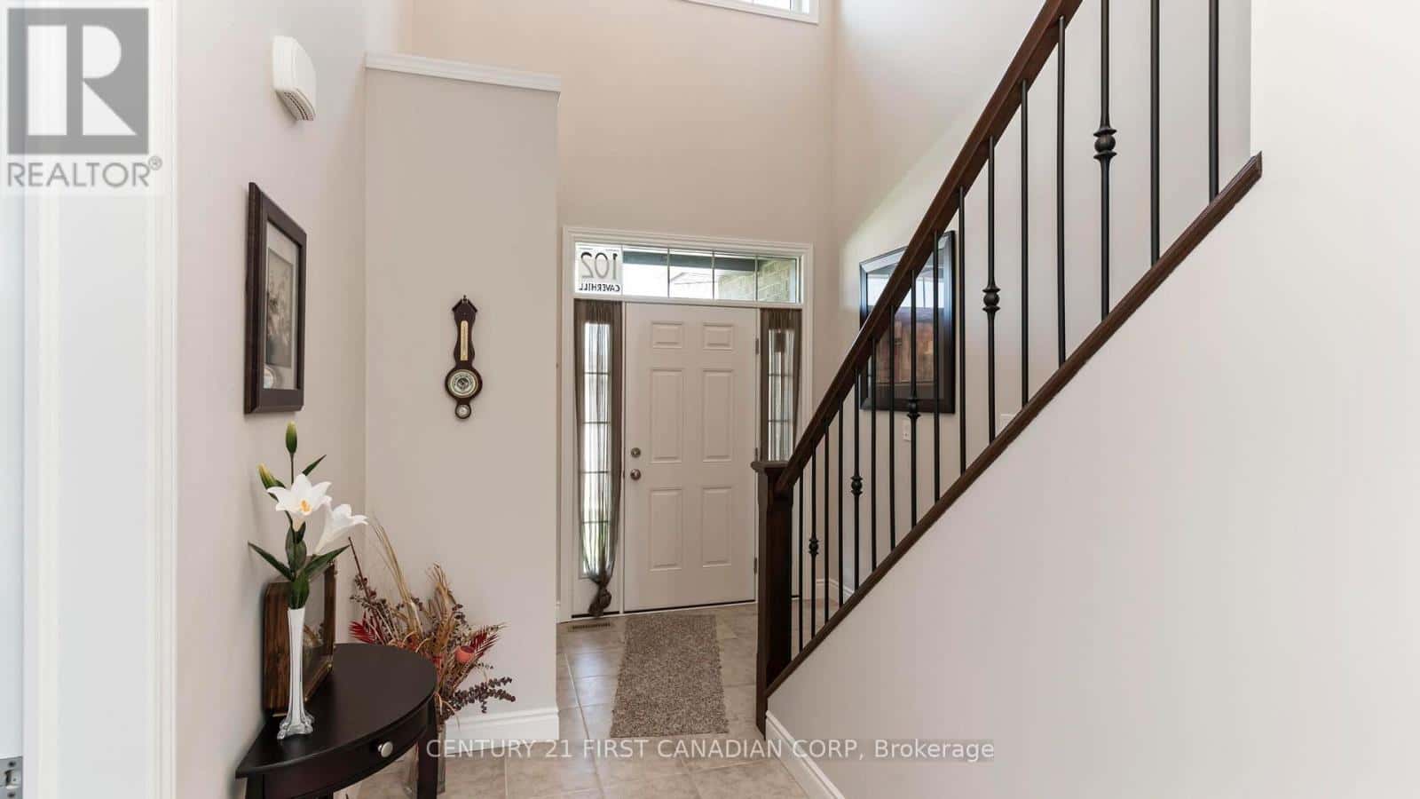 102 CAVERHILL CRESCENT — Middlesex Centre (Komoka), Ontario - Photo 4 of 50