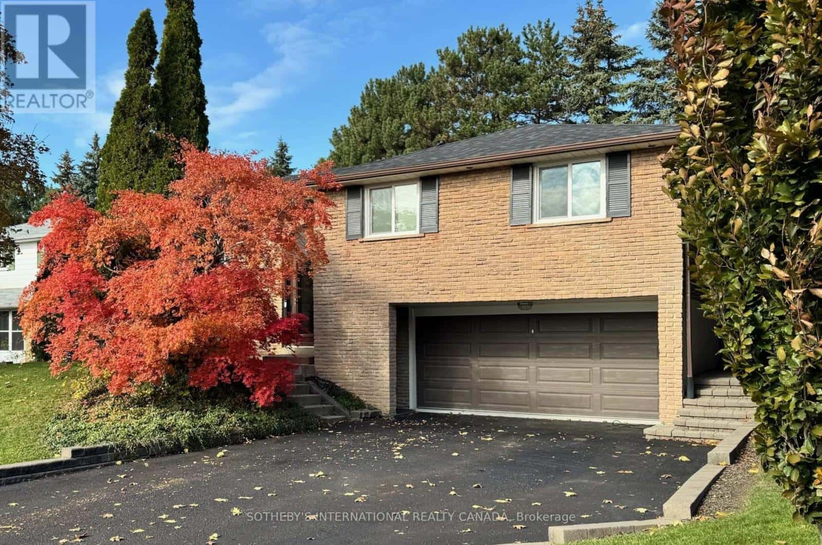 36 SHIELDMARK CRESCENT — Markham (Royal Orchard), Ontario - Photo 2 of 37