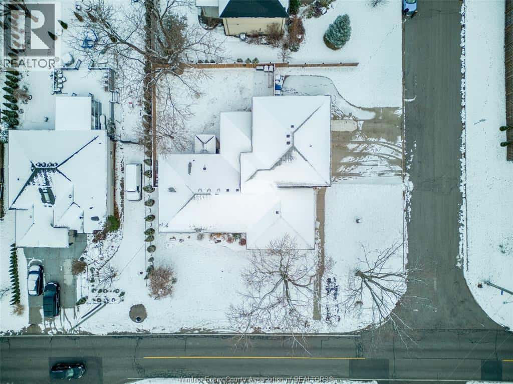 607 REAUME ROAD — LaSalle, Ontario - Photo 5 of 48