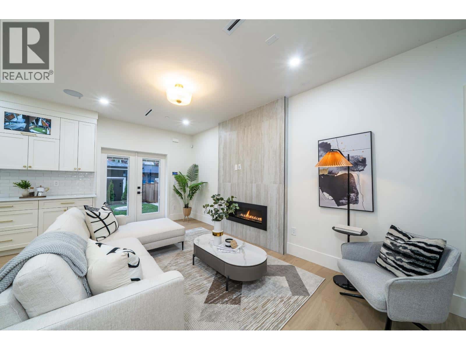 3462 WELWYN STREET — Vancouver, British Columbia - Photo 5 of 33