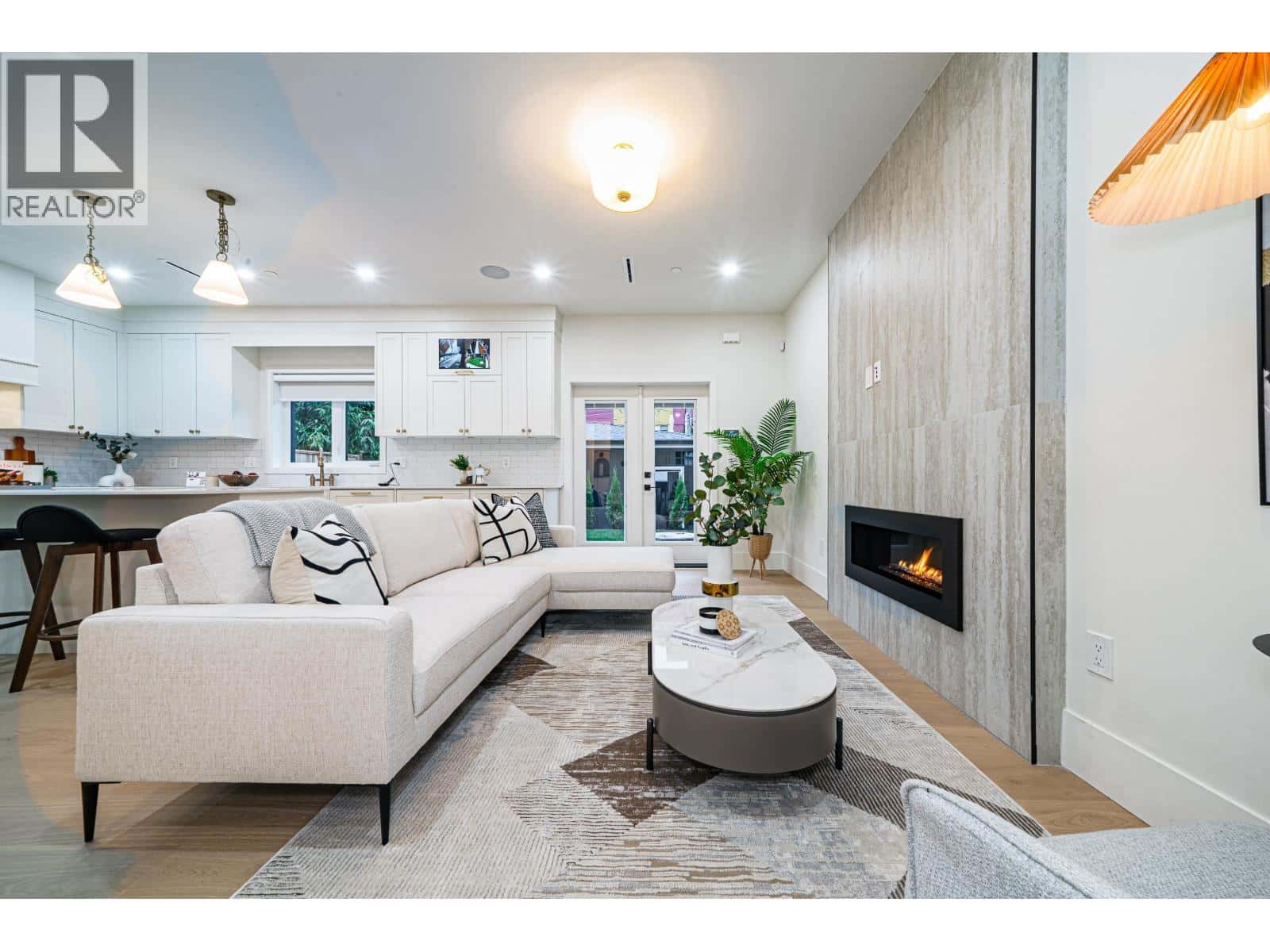 3462 WELWYN STREET — Vancouver, British Columbia - Photo 4 of 33