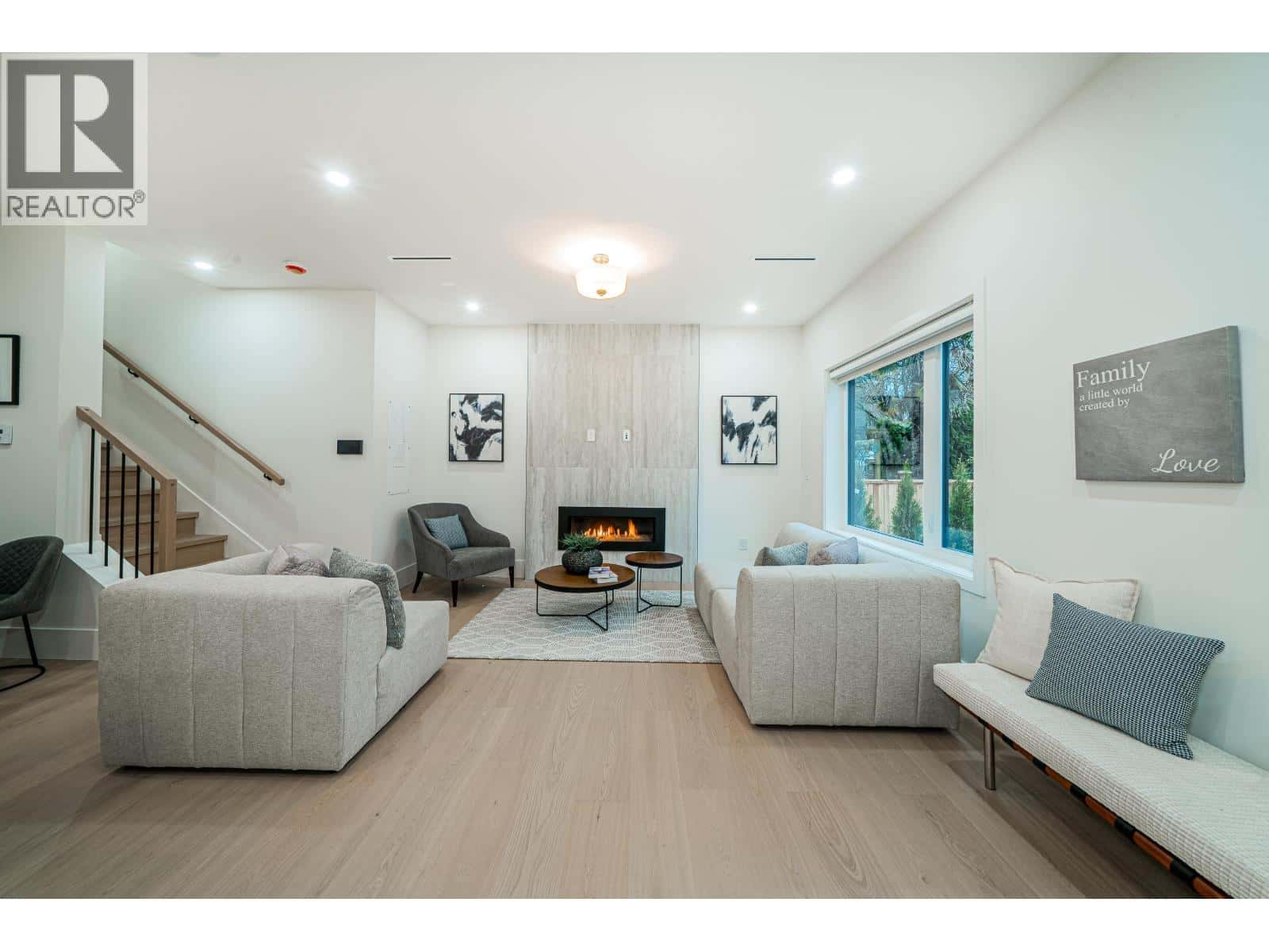 3460 WELWYN STREET — Vancouver, British Columbia - Photo 2 of 35