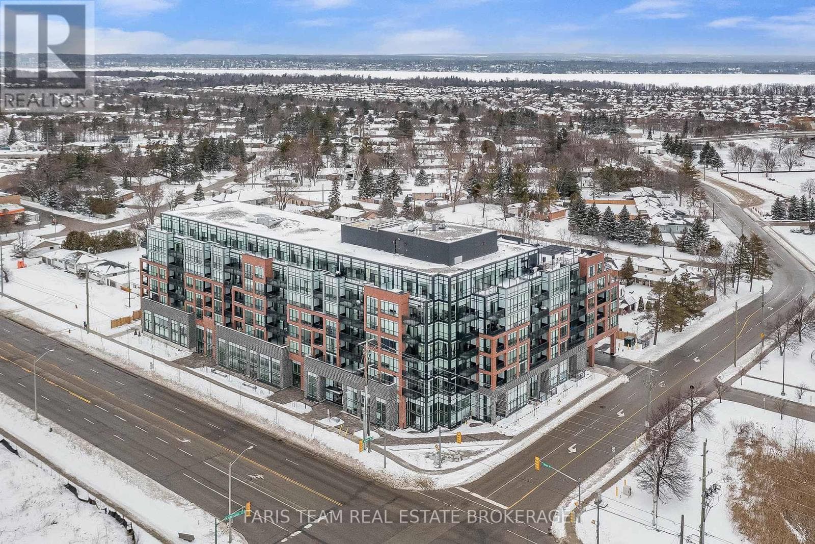 311 - 681 YONGE STREET — Barrie (Painswick South), Ontario - Main photo