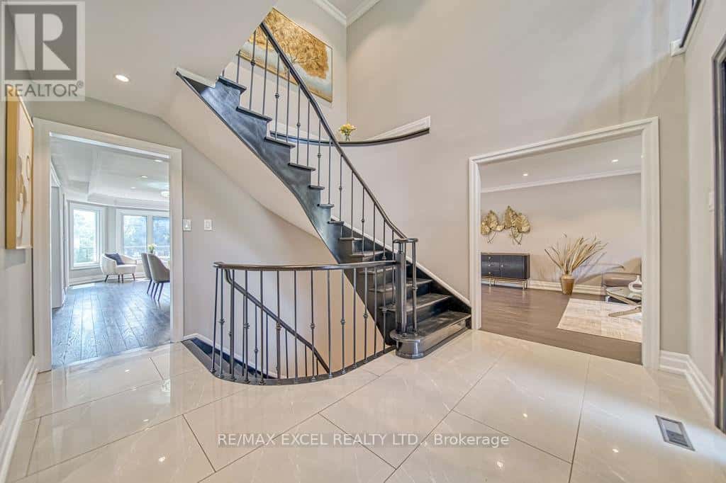 88 MONTGOMERY COURT — Markham (Buttonville), Ontario - Photo 3 of 50