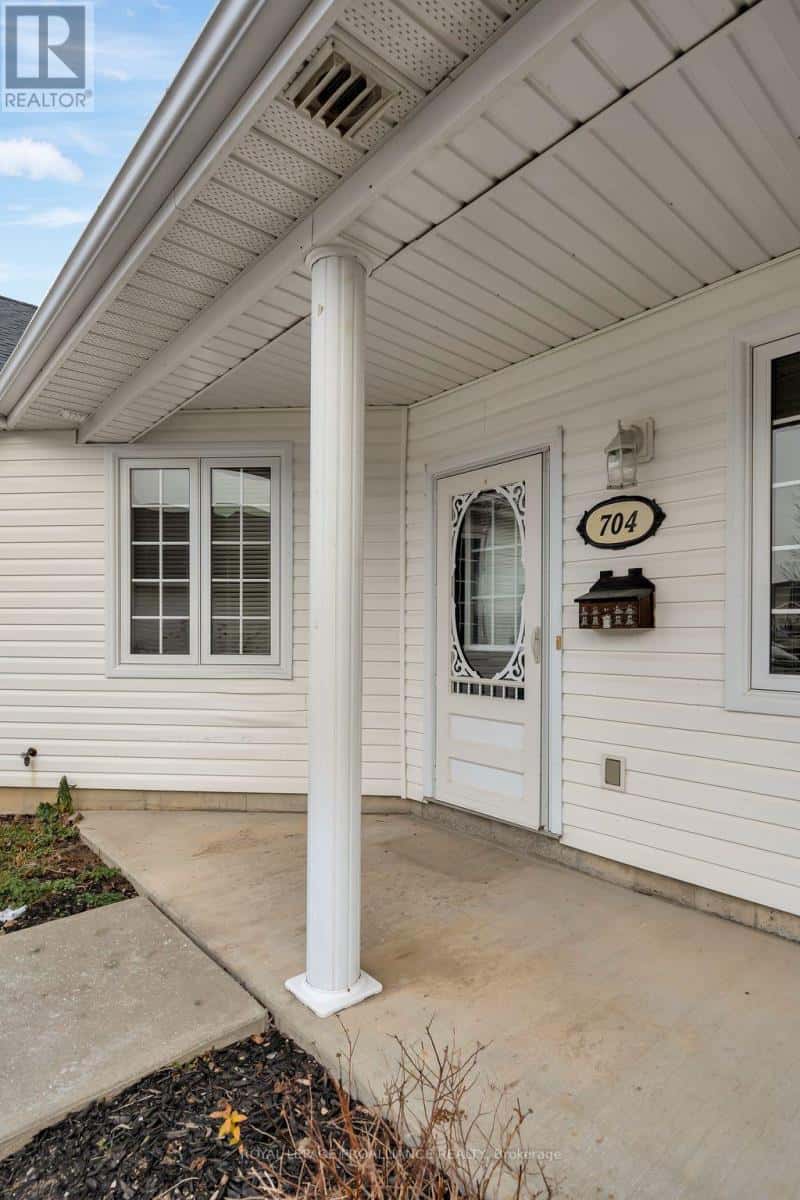 704 - 1055 BIRCHWOOD TRAIL — Cobourg, Ontario - Photo 5 of 50