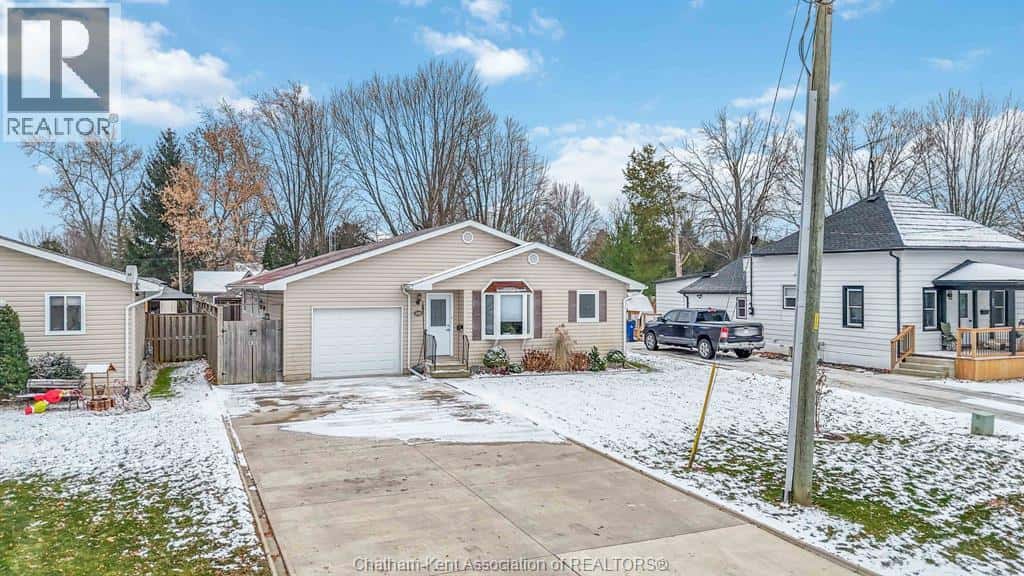 503 Trerice STREET West — Dresden, Ontario - Photo 4 of 48