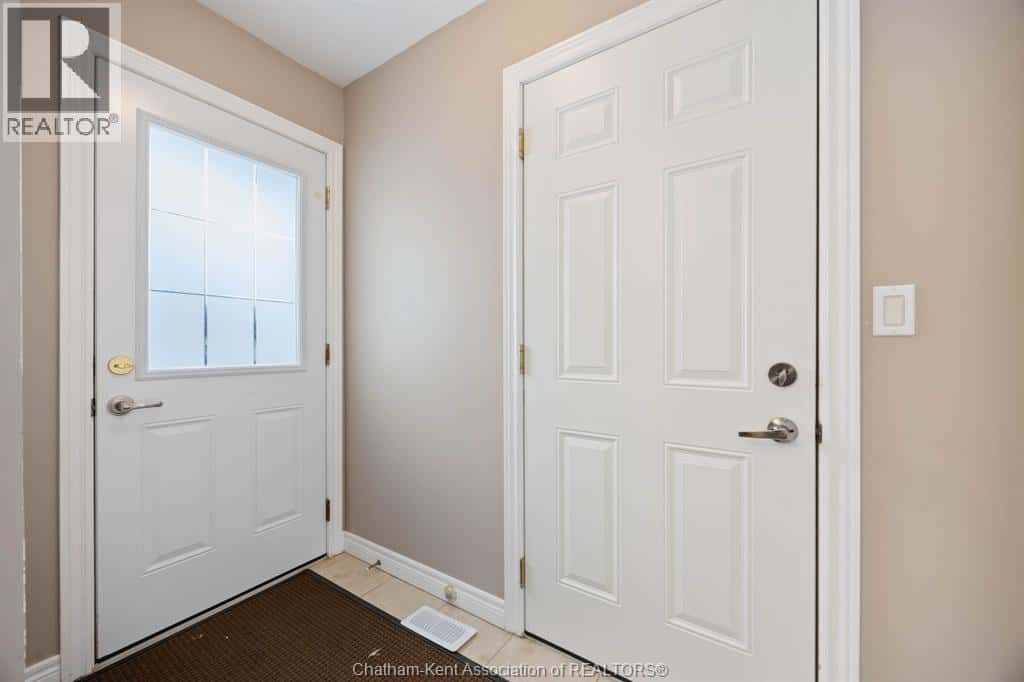 503 Trerice STREET West — Dresden, Ontario - Photo 5 of 48