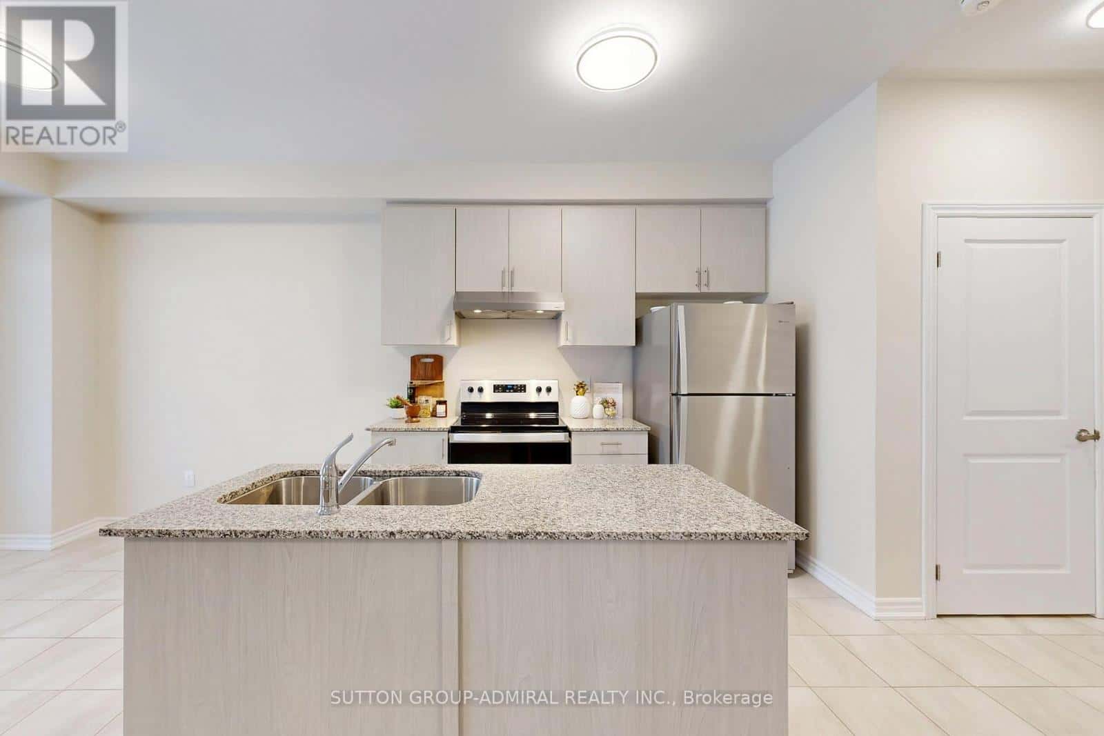 36 HILLCROFT WAY — Kawartha Lakes (Bobcaygeon), Ontario - Photo 2 of 49