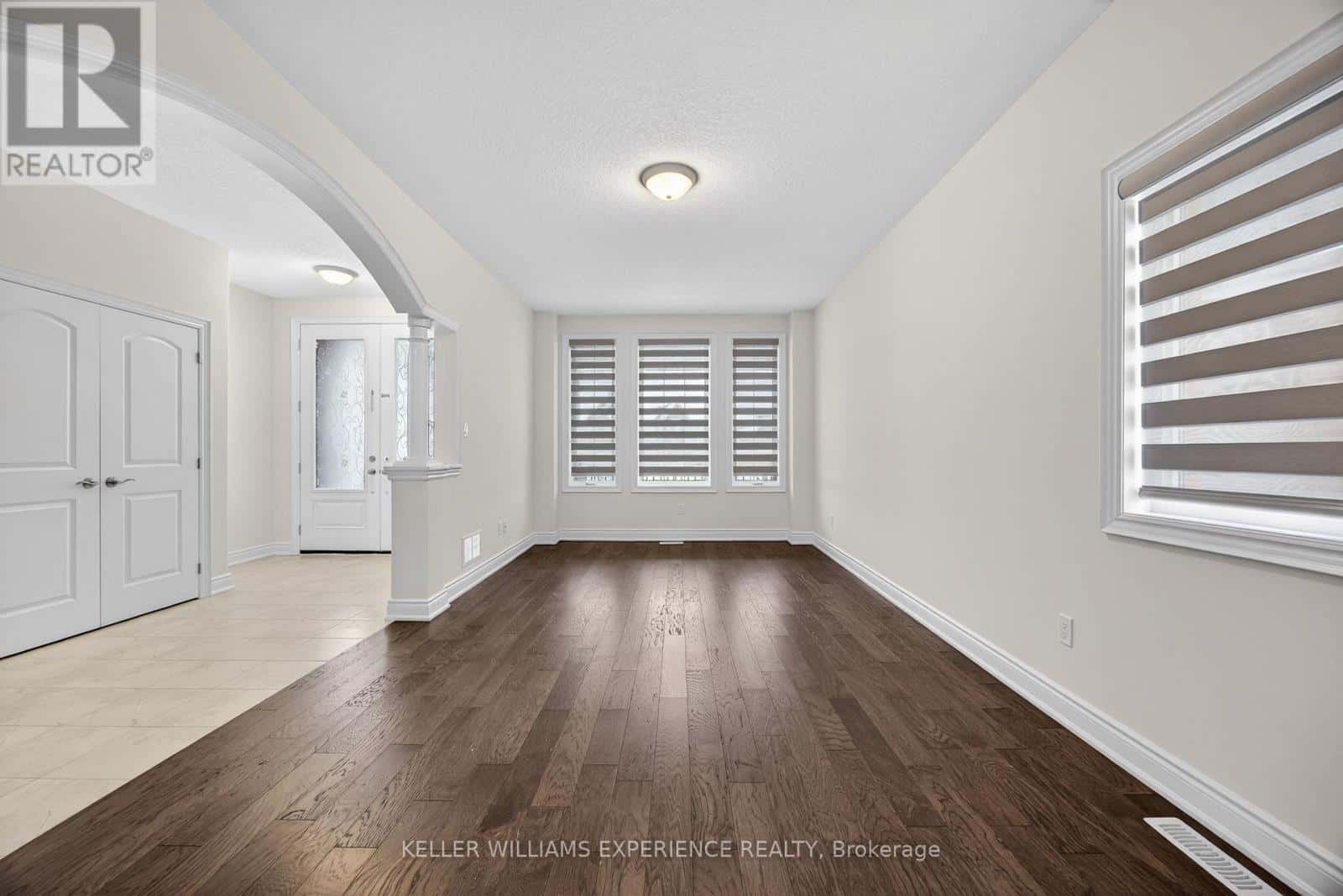 1606 RIZZARDO CRESCENT — Innisfil (Alcona), Ontario - Photo 4 of 25