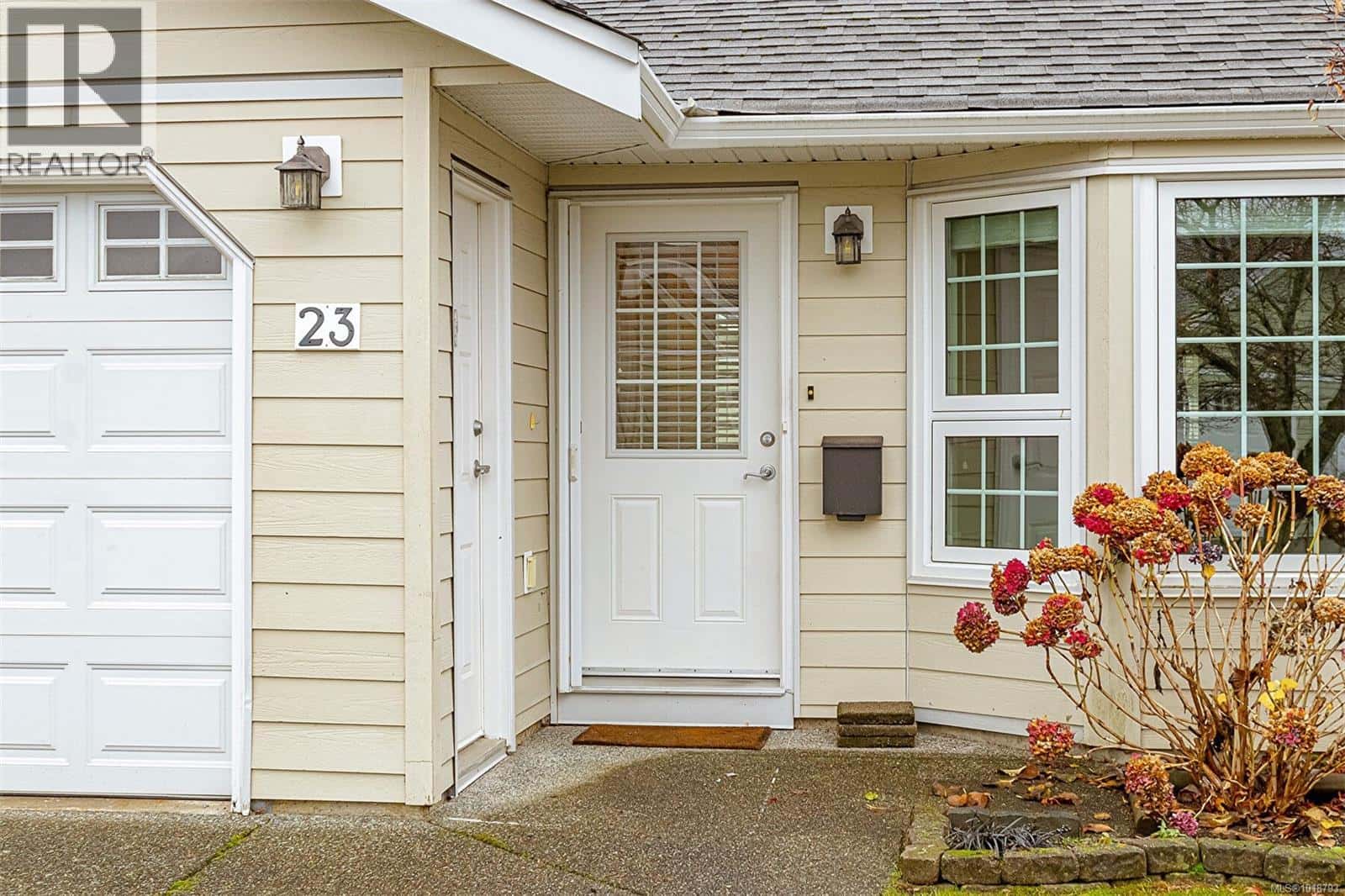 23 815 Dunsmuir Cres — Ladysmith, British Columbia - Photo 4 of 49