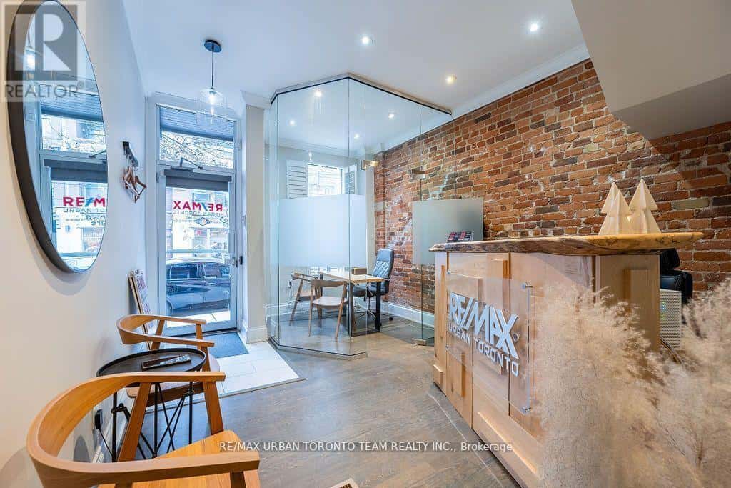 502 KING STREET E — Toronto (Moss Park), Ontario - Photo 3 of 33