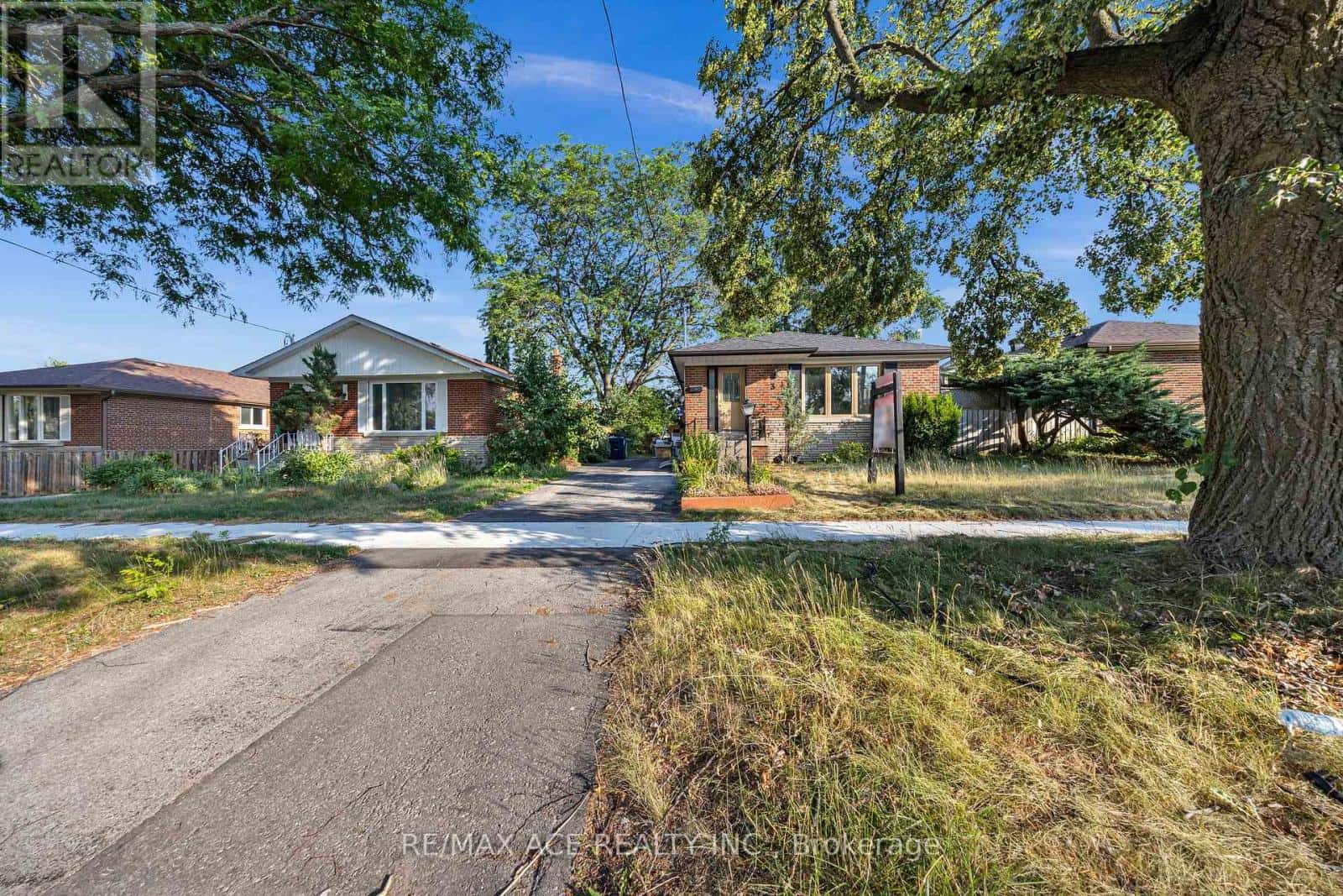 3 HOGAN DRIVE — Toronto (Woburn), Ontario - Photo 4 of 39