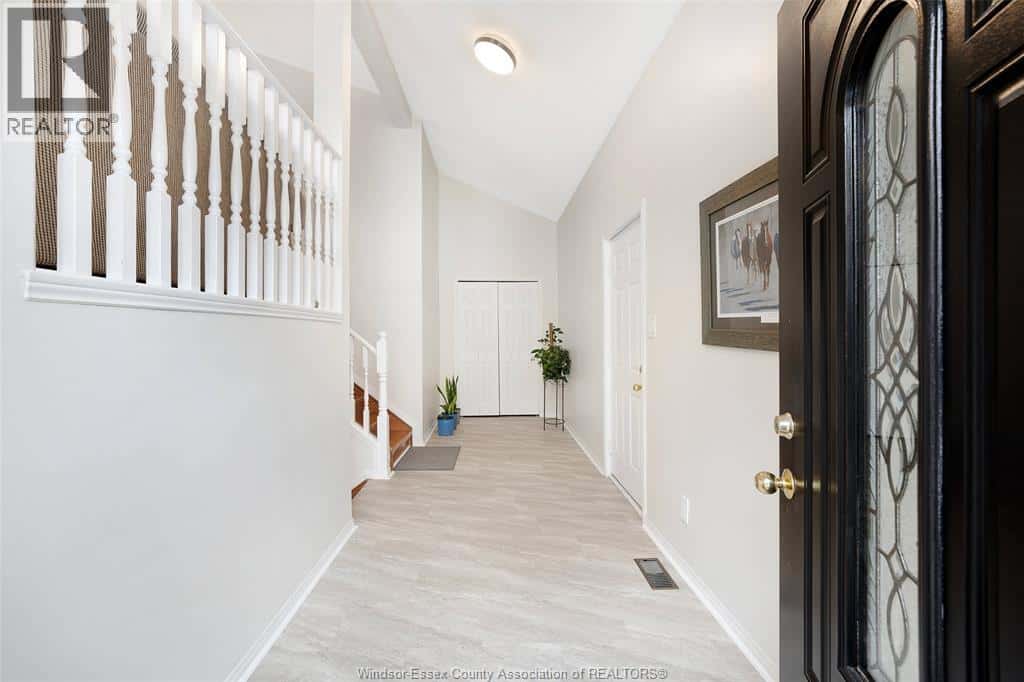 445 Olcott AVENUE — LaSalle, Ontario - Photo 5 of 34