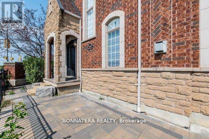 4991 MIDDLESEX GATE — Mississauga (Churchill Meadows), Ontario - Photo 5 of 40