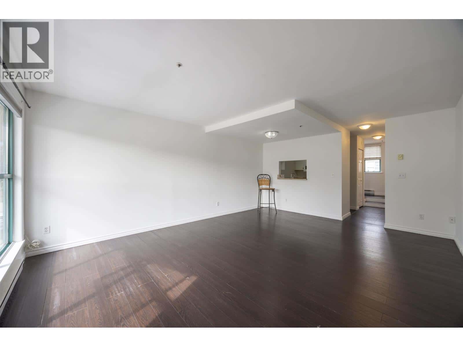 10 3200 WESTWOOD STREET — Port Coquitlam, British Columbia - Photo 5 of 13