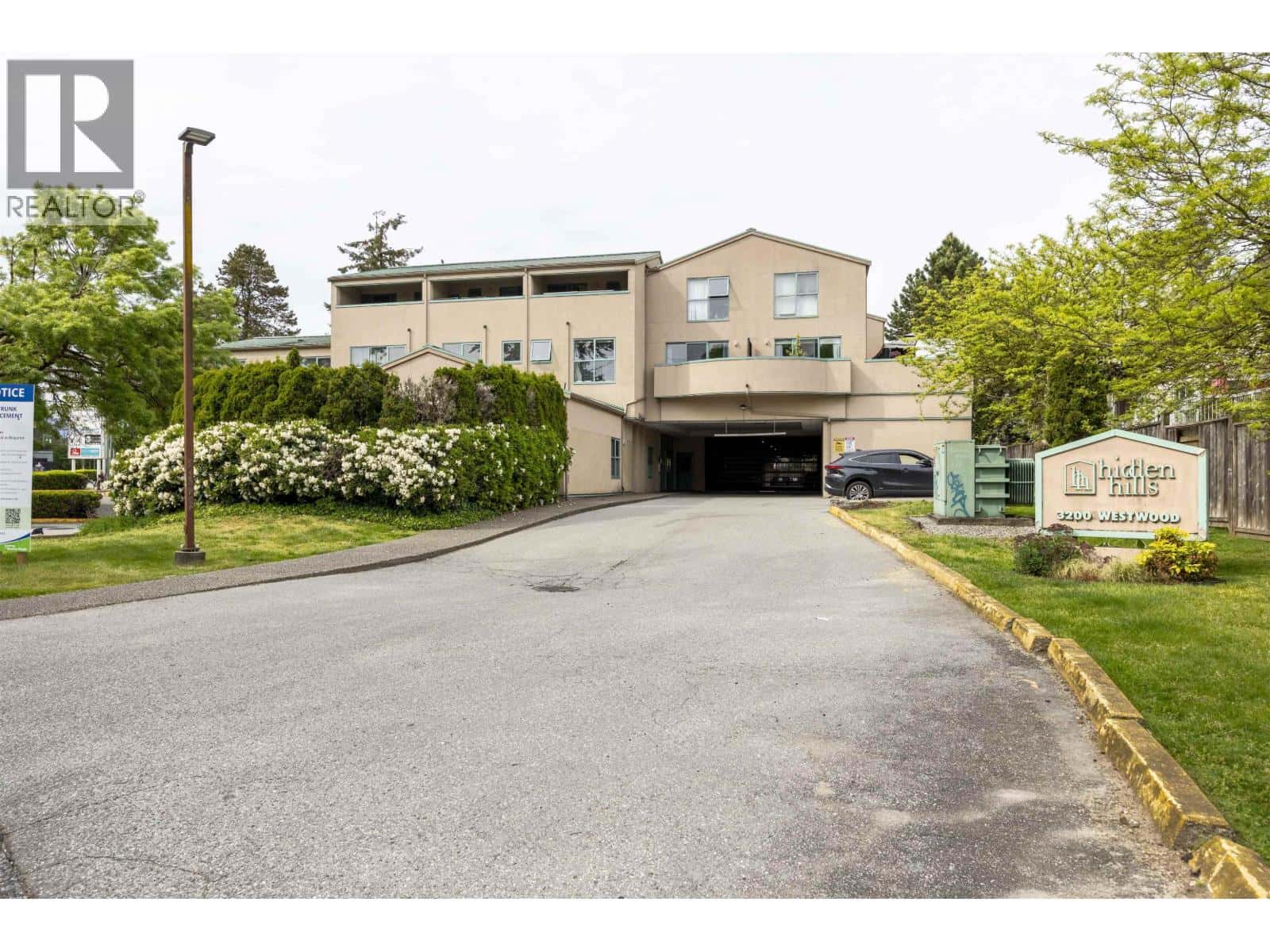 10 3200 WESTWOOD STREET — Port Coquitlam, British Columbia - Photo 3 of 13