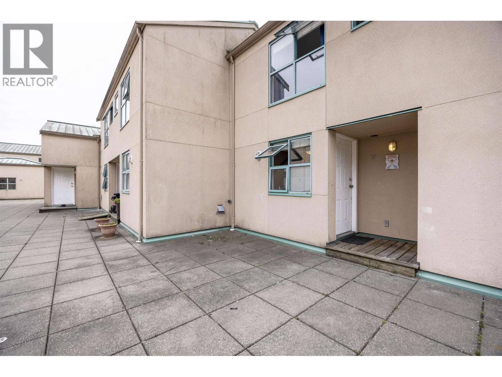 10 3200 WESTWOOD STREET — Port Coquitlam, British Columbia - Main photo