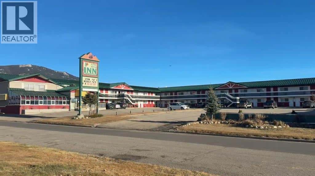 10005 100 Street — Grande Cache, Alberta - Photo 2 of 9