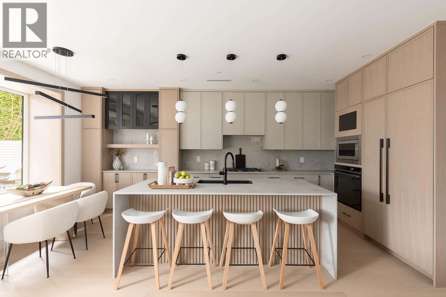 475 West 20TH Avenue 2