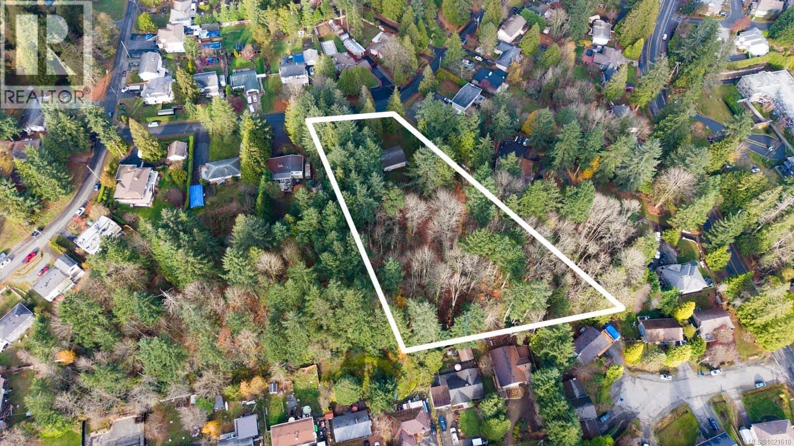 3375 Opal Rd — Nanaimo, British Columbia - Photo 2 of 26