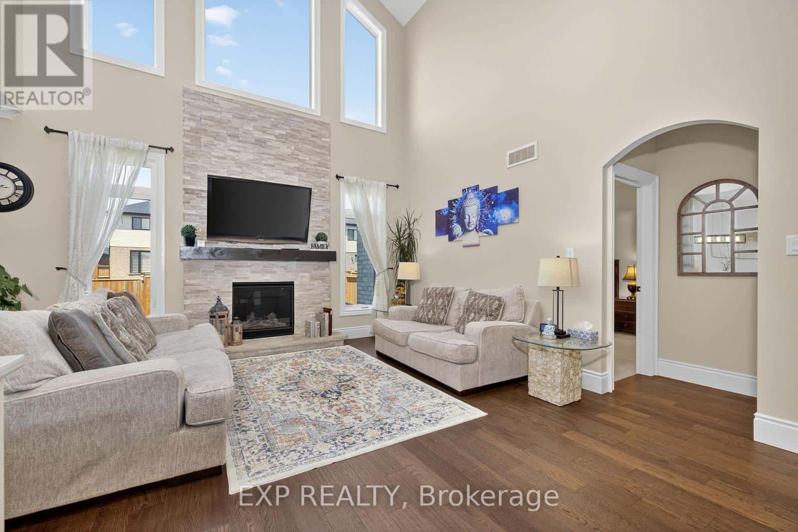 116 SPENCER AVENUE — Lucan Biddulph (Lucan), Ontario - Photo 4 of 35