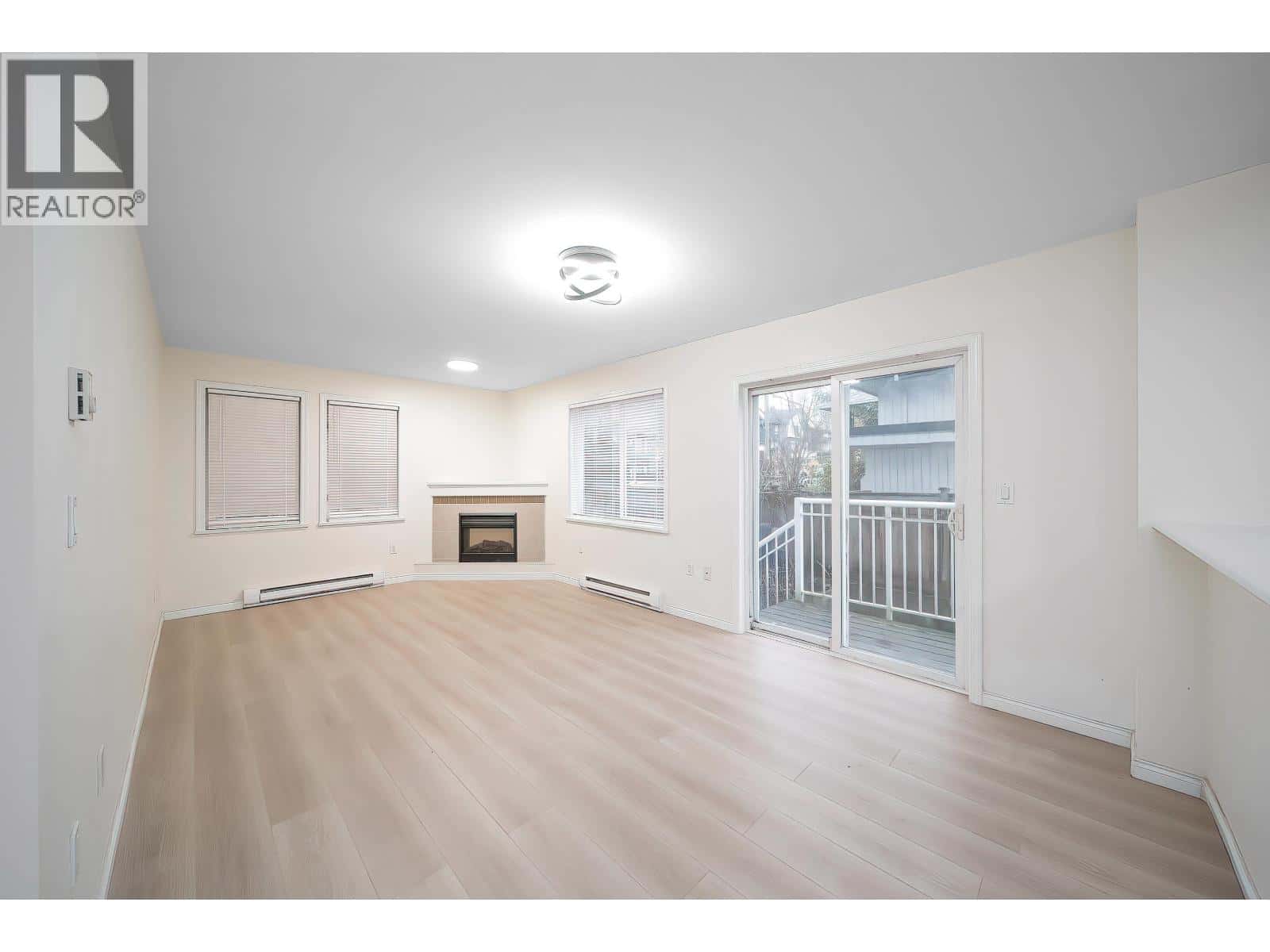 03 7128 17TH AVENUE — Burnaby, British Columbia - Photo 4 of 25