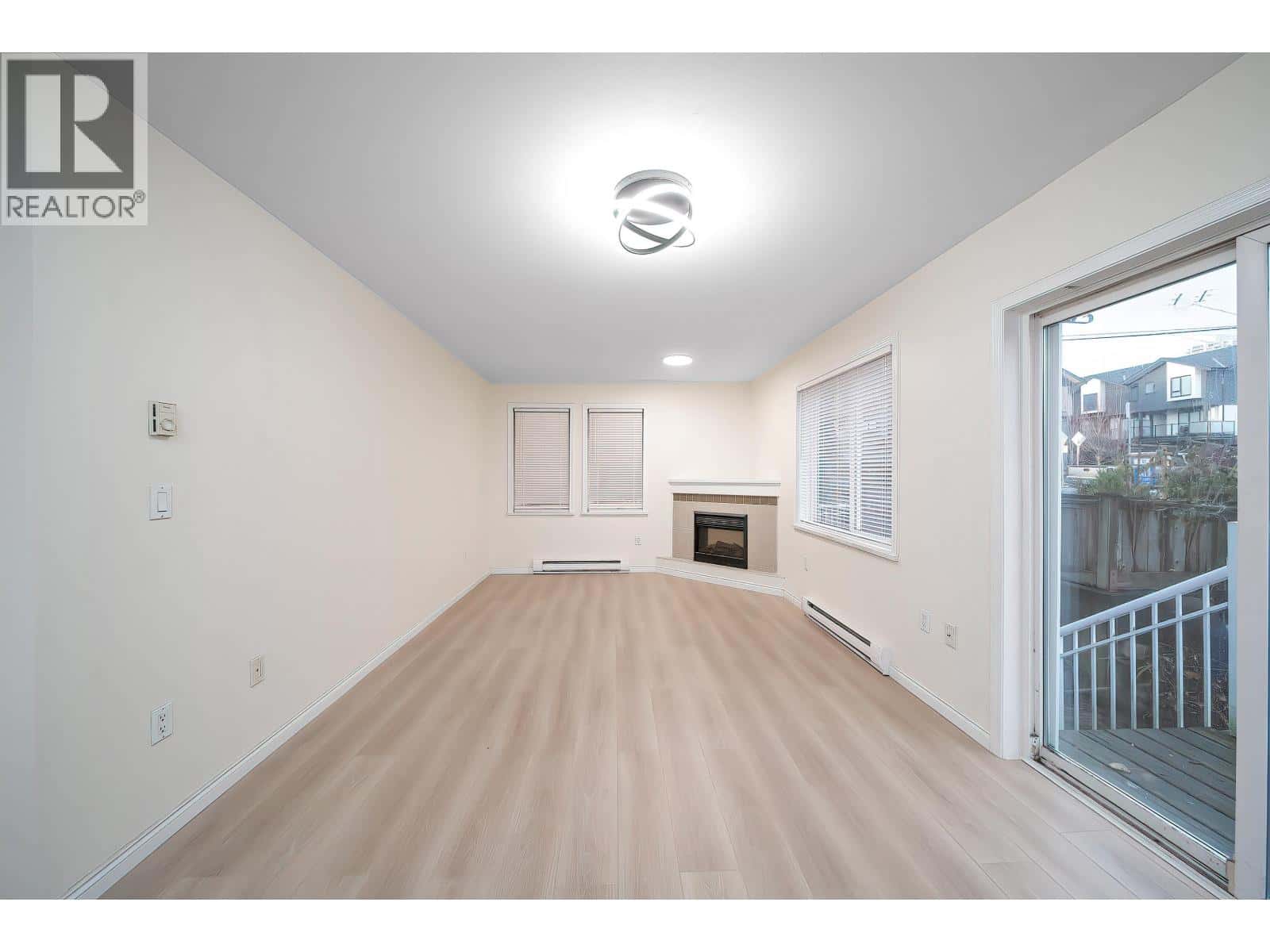 03 7128 17TH AVENUE — Burnaby, British Columbia - Photo 5 of 25