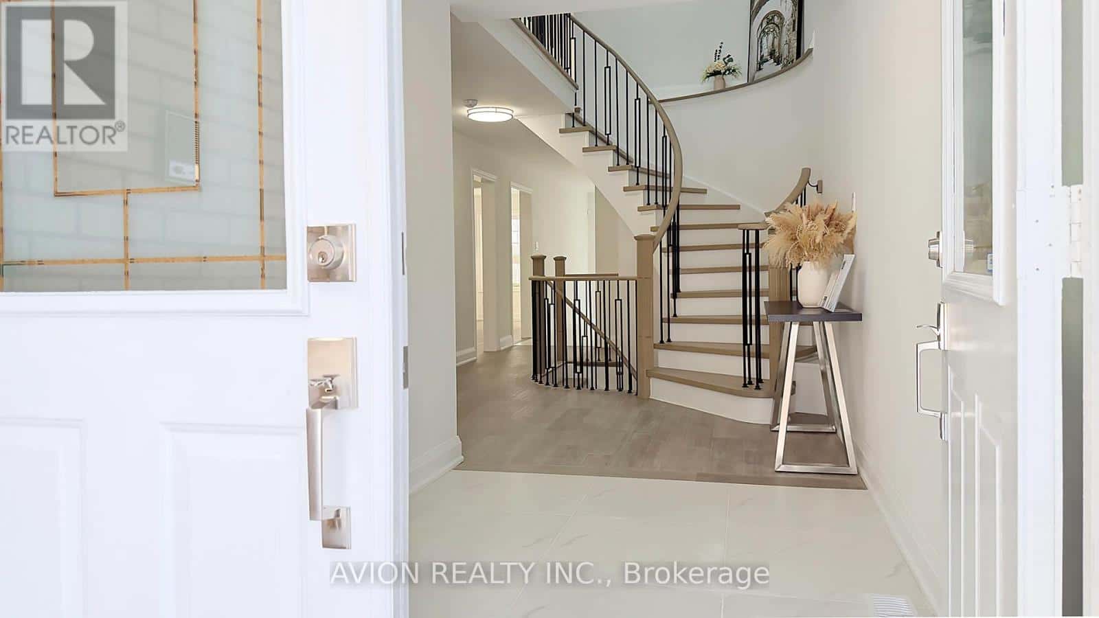 7 HEASLIP TERRACE — Toronto (Tam O'Shanter-Sullivan), Ontario - Photo 3 of 49