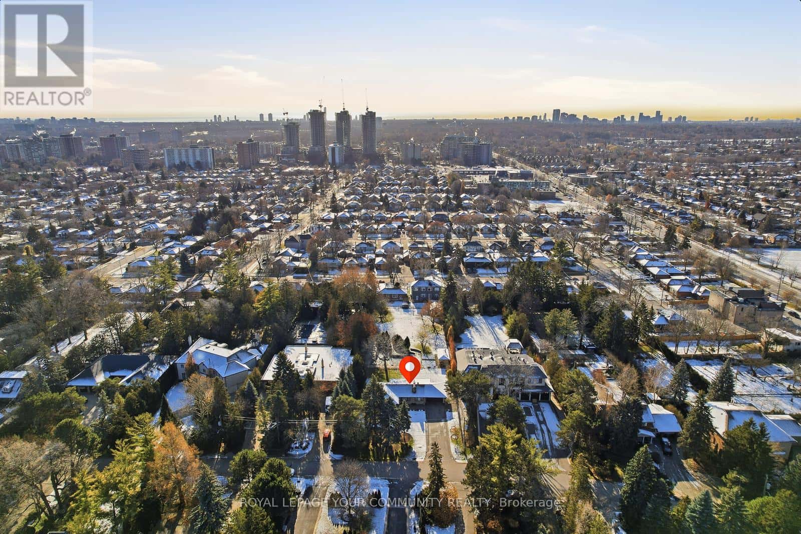 9 WESTMOUNT PARK ROAD — Toronto (Humber Heights), Ontario - Photo 2 of 39