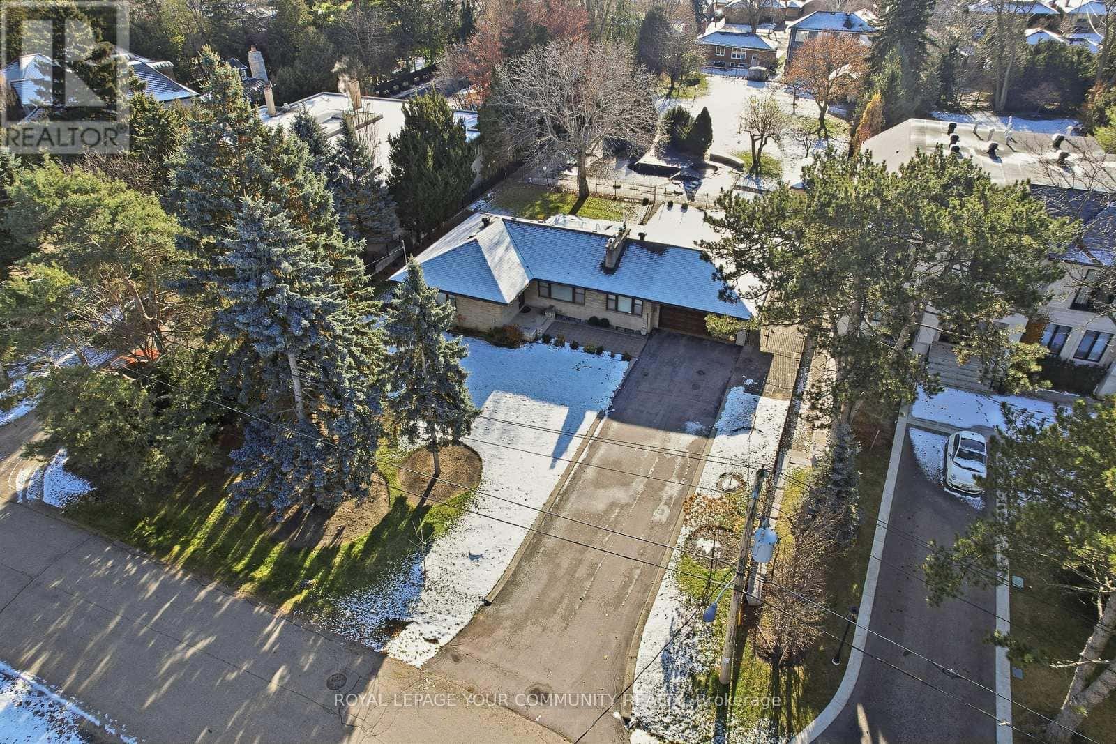 9 WESTMOUNT PARK ROAD — Toronto (Humber Heights), Ontario - Photo 4 of 39